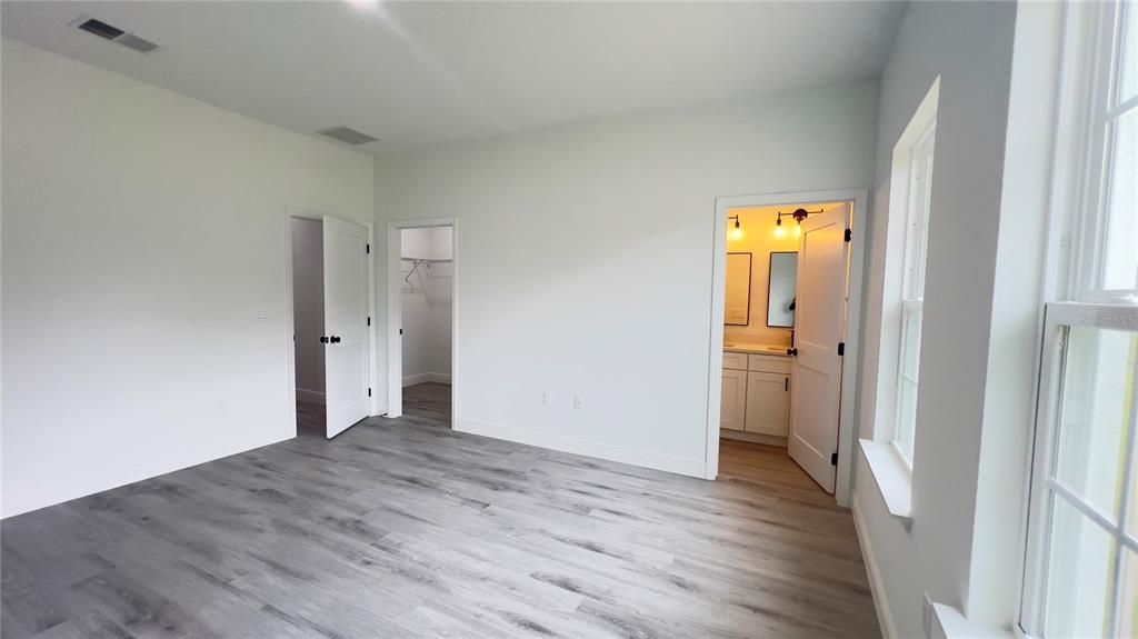 Active With Contract: $320,000 (4 beds, 2 baths, 1774 Square Feet)