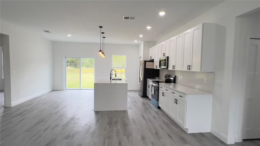 Active With Contract: $320,000 (4 beds, 2 baths, 1774 Square Feet)