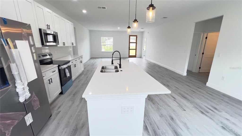 Active With Contract: $320,000 (4 beds, 2 baths, 1774 Square Feet)