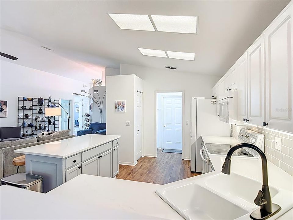 Active With Contract: $330,000 (3 beds, 2 baths, 1583 Square Feet)