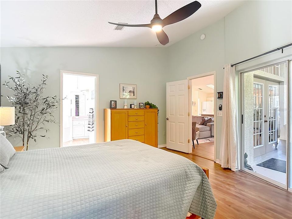 Active With Contract: $330,000 (3 beds, 2 baths, 1583 Square Feet)