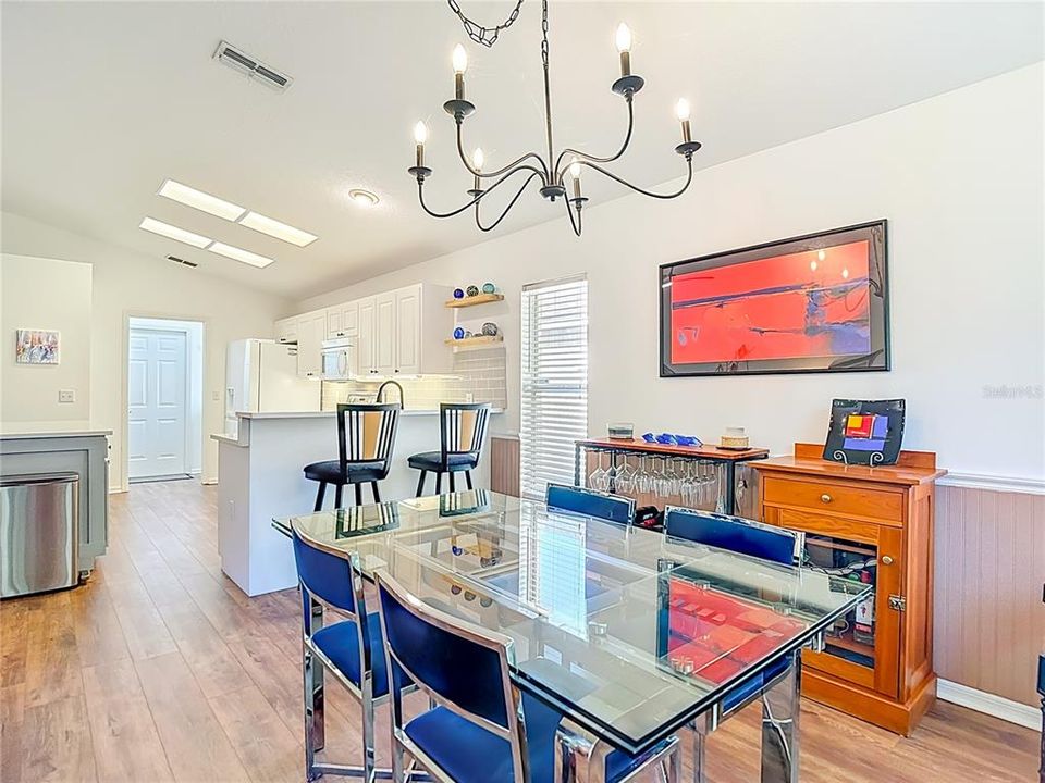 Active With Contract: $330,000 (3 beds, 2 baths, 1583 Square Feet)