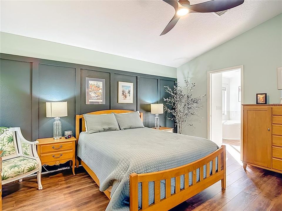 Active With Contract: $330,000 (3 beds, 2 baths, 1583 Square Feet)