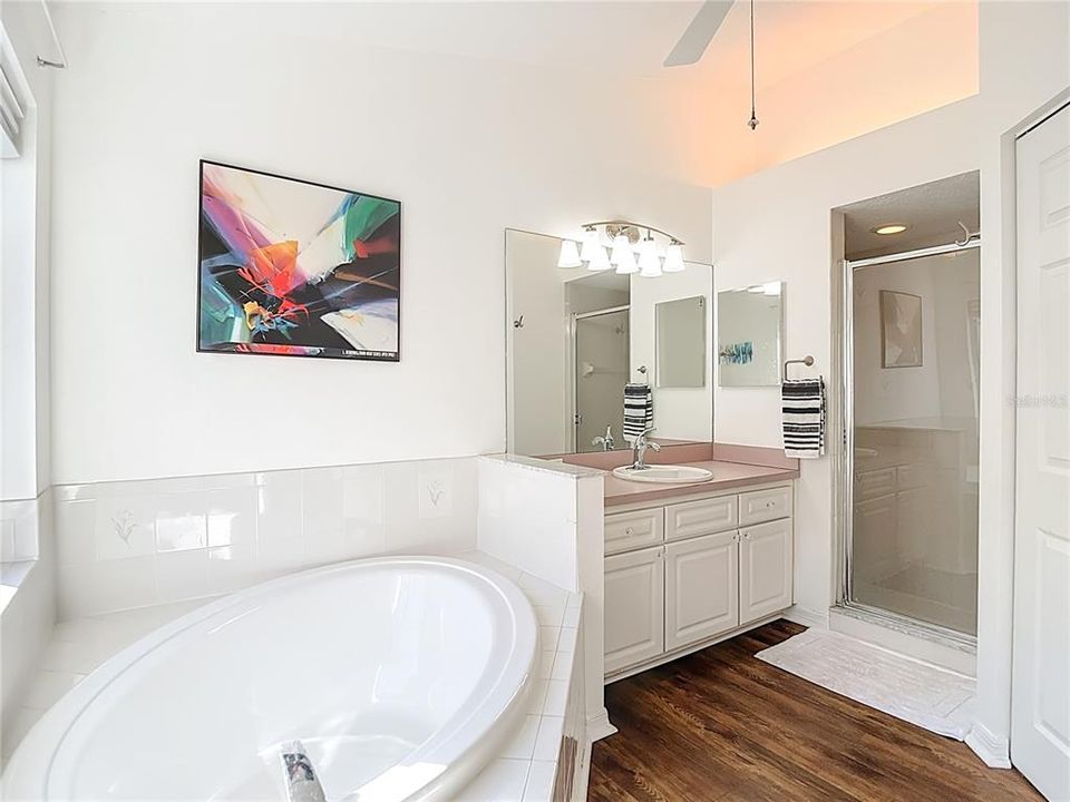 Active With Contract: $330,000 (3 beds, 2 baths, 1583 Square Feet)