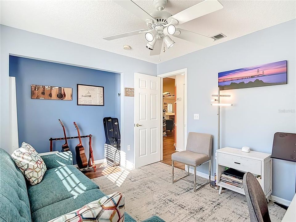 Active With Contract: $330,000 (3 beds, 2 baths, 1583 Square Feet)