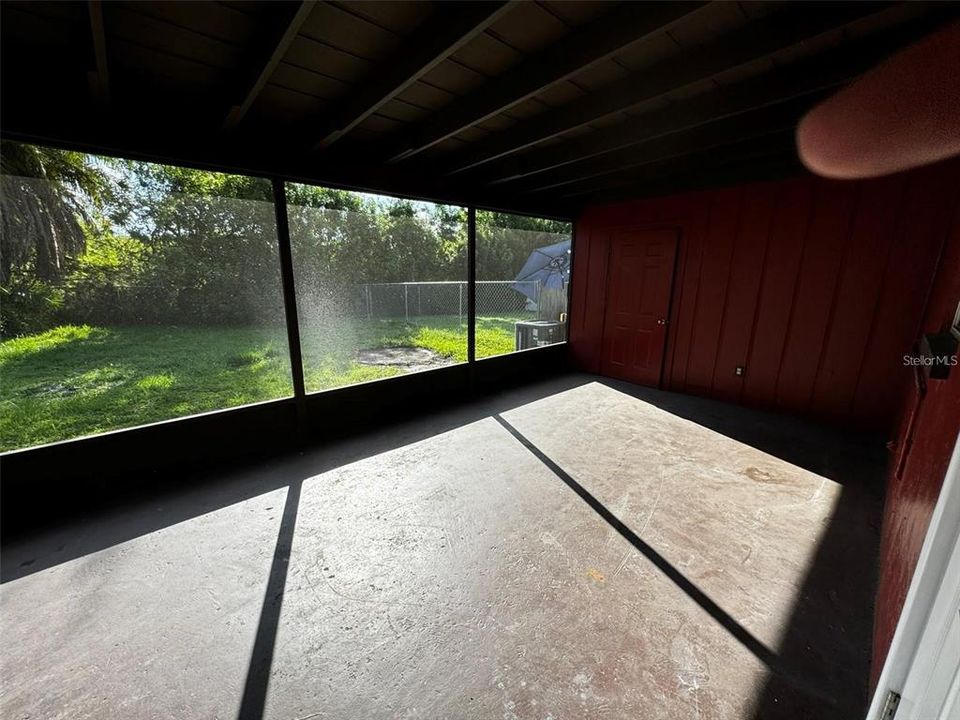 For Rent: $1,650 (2 beds, 1 baths, 1048 Square Feet)