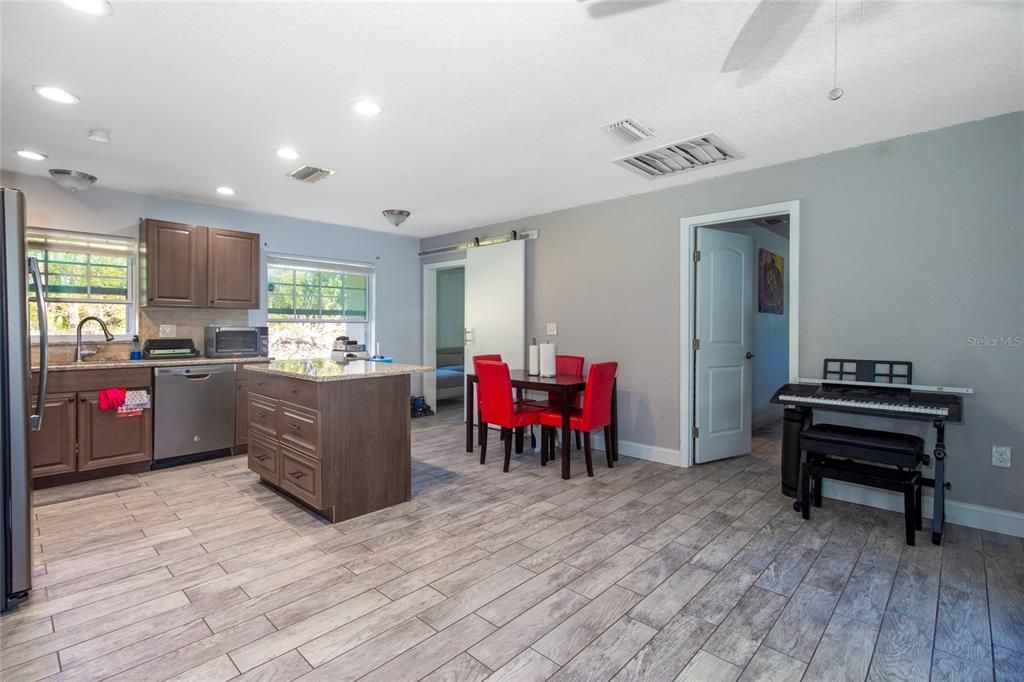 En Venta: $395,000 (3 camas, 2 baños, 1186 Pies cuadrados)