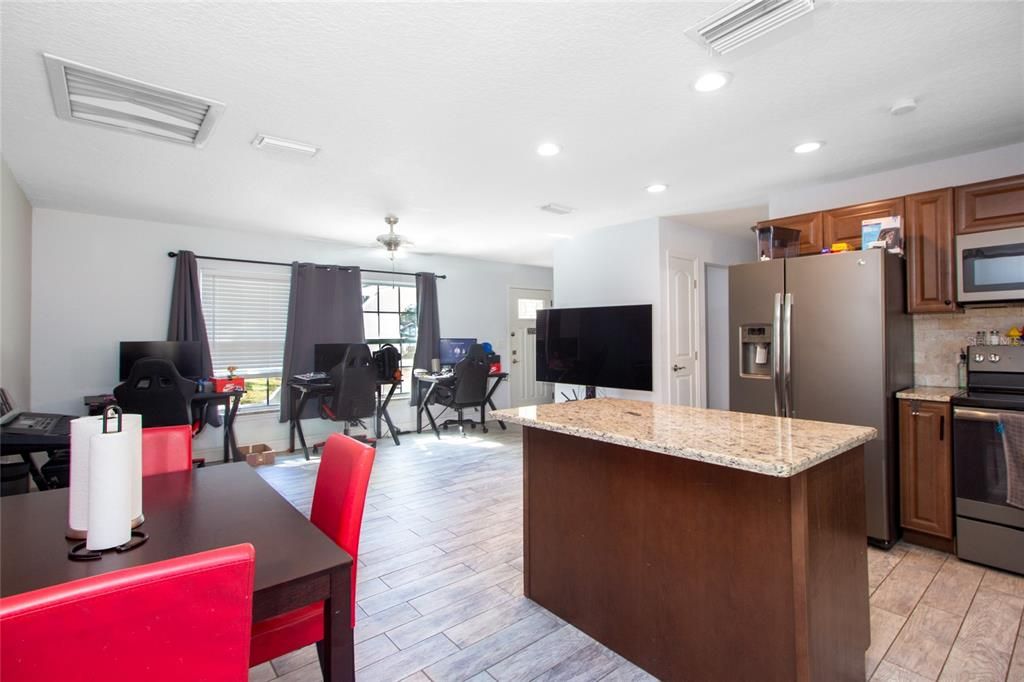 En Venta: $395,000 (3 camas, 2 baños, 1186 Pies cuadrados)