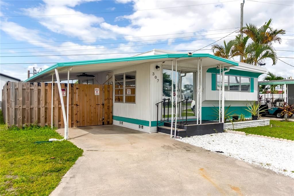 For Sale: $125,000 (2 beds, 1 baths, 760 Square Feet)