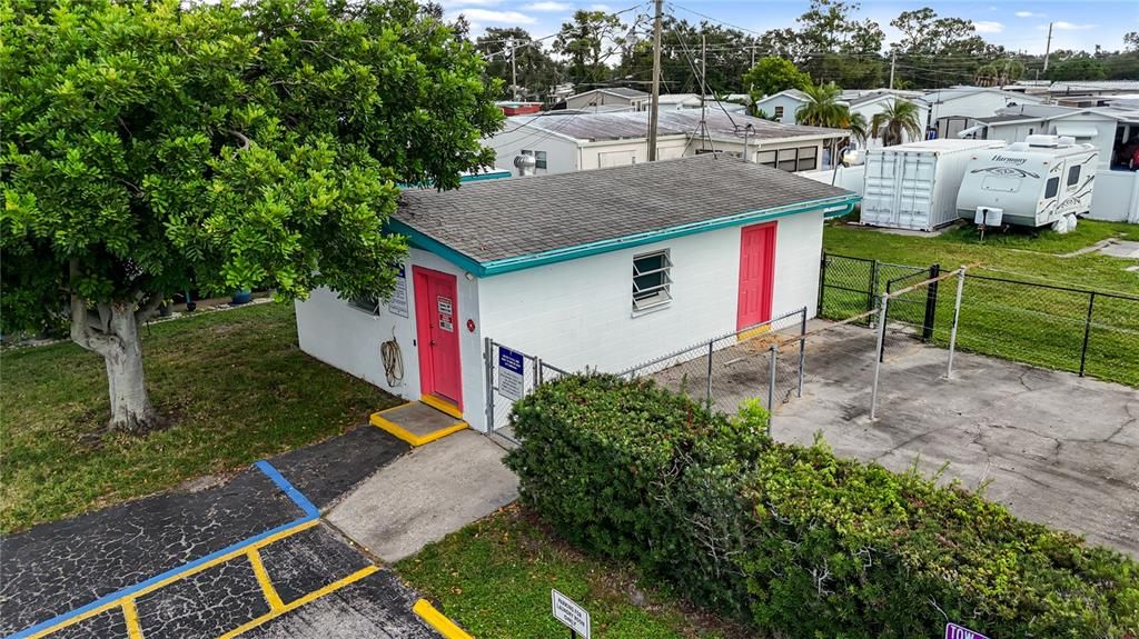 For Sale: $125,000 (2 beds, 1 baths, 760 Square Feet)