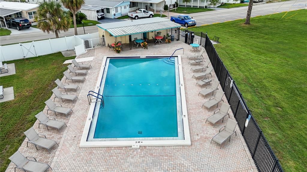 For Sale: $125,000 (2 beds, 1 baths, 760 Square Feet)