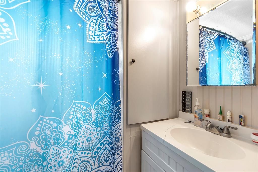 For Sale: $125,000 (2 beds, 1 baths, 760 Square Feet)