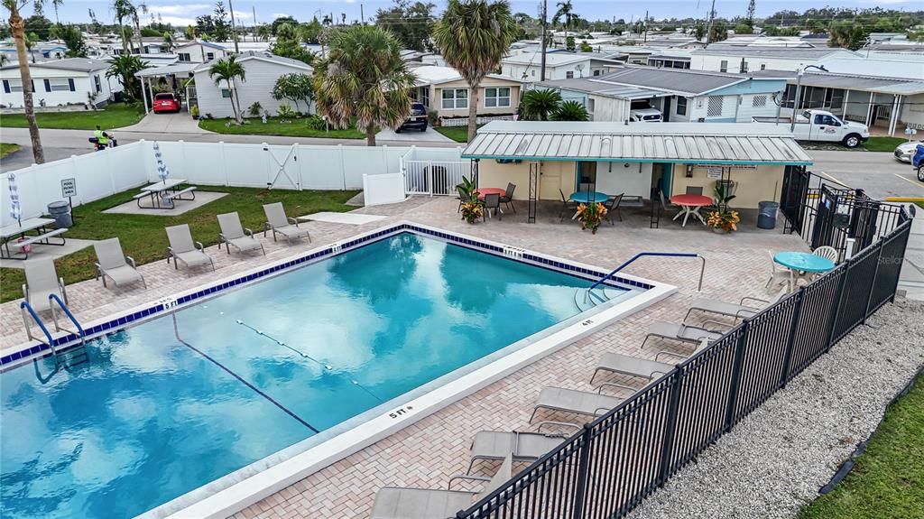 For Sale: $125,000 (2 beds, 1 baths, 760 Square Feet)