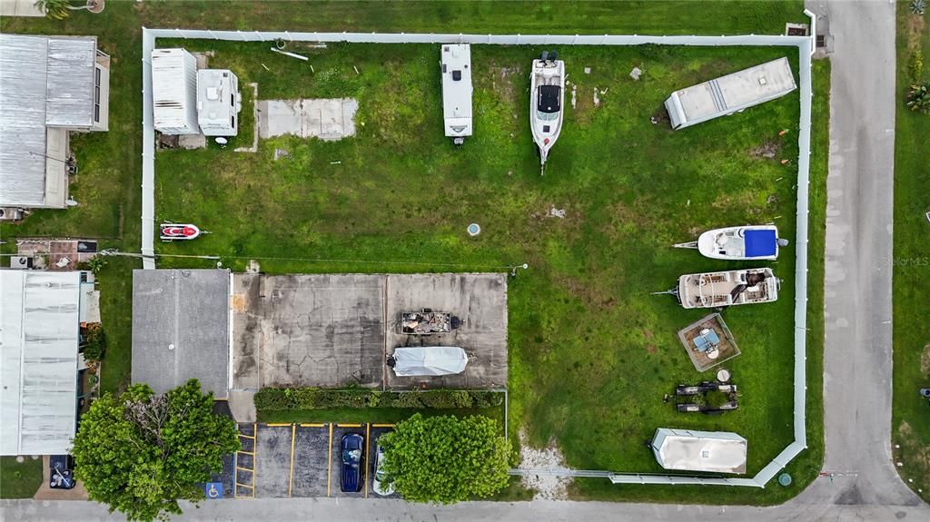 For Sale: $125,000 (2 beds, 1 baths, 760 Square Feet)