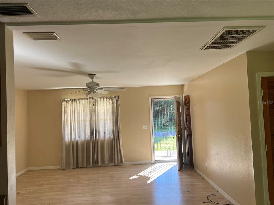 Active With Contract: $145,000 (3 beds, 2 baths, 1152 Square Feet)