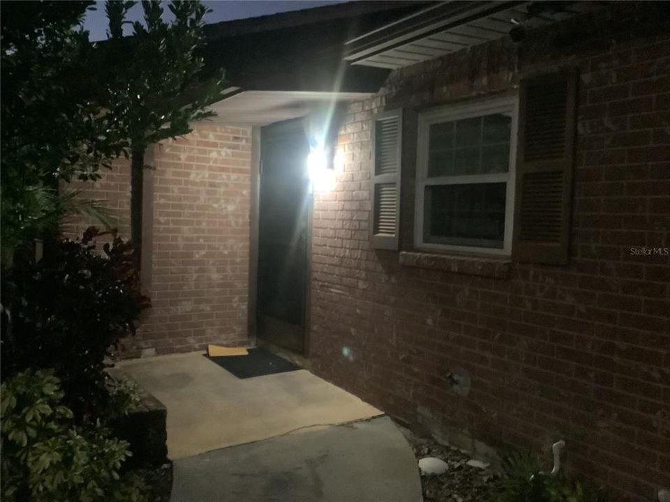 Recientemente alquilado: $1,550 (2 camas, 1 baños, 794 Pies cuadrados)