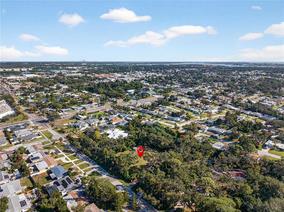 合同活跃: $999,000 (1.37 acres)