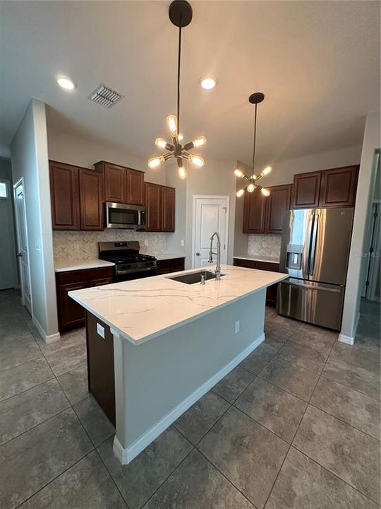 For Rent: $2,100 (3 beds, 2 baths, 1506 Square Feet)