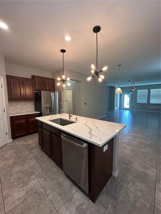 For Rent: $2,100 (3 beds, 2 baths, 1506 Square Feet)