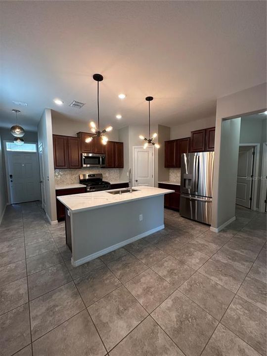 For Rent: $2,100 (3 beds, 2 baths, 1506 Square Feet)