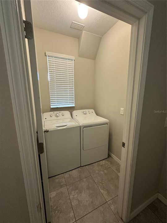 For Rent: $2,100 (3 beds, 2 baths, 1506 Square Feet)