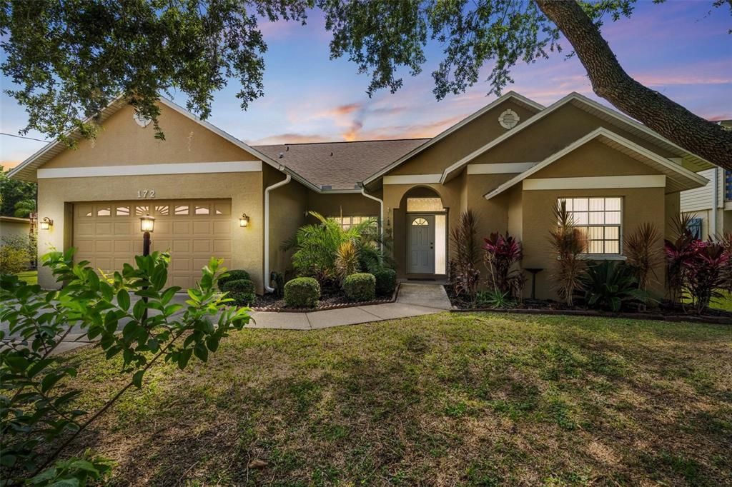 En Venta: $699,500 (3 camas, 2 baños, 2612 Pies cuadrados)