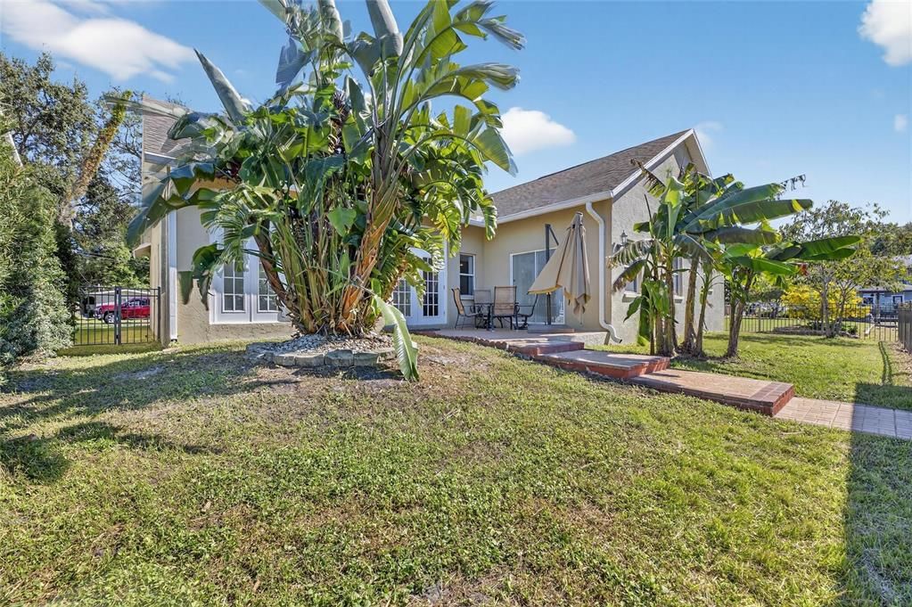 En Venta: $699,500 (3 camas, 2 baños, 2612 Pies cuadrados)