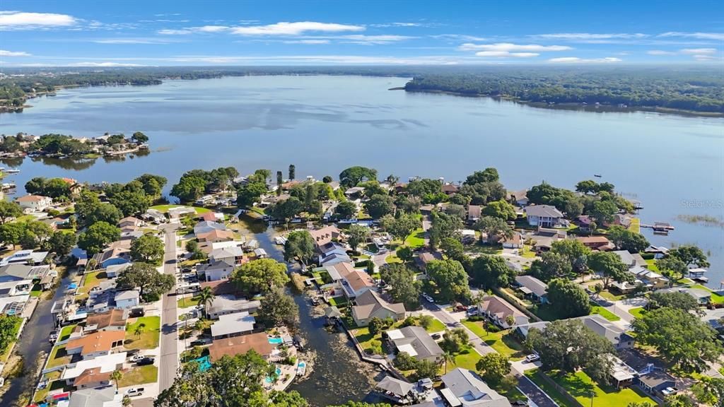 En Venta: $699,500 (3 camas, 2 baños, 2612 Pies cuadrados)