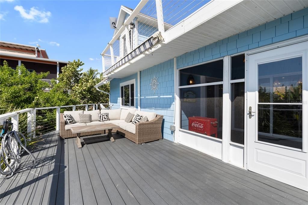 For Sale: $797,000 (3 beds, 2 baths, 1572 Square Feet)