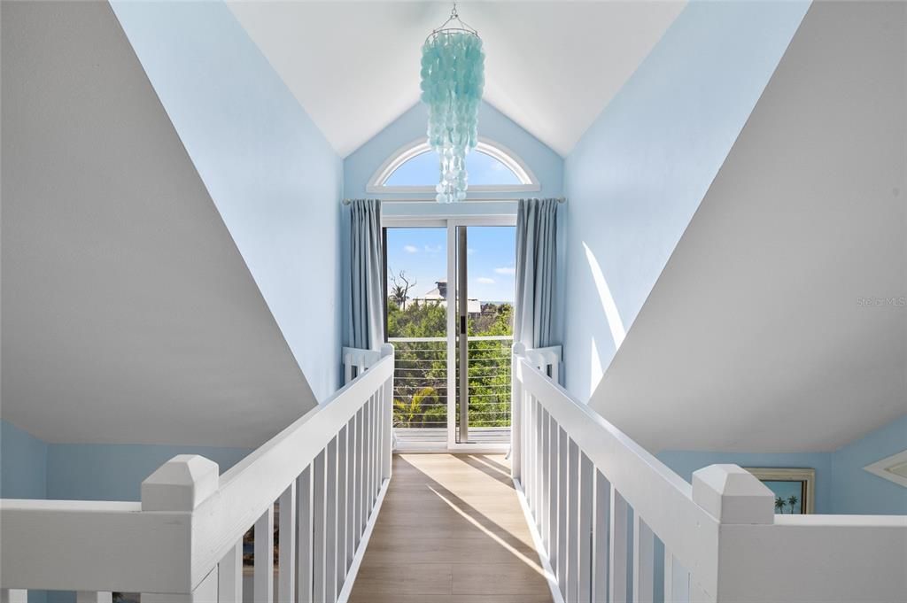 For Sale: $797,000 (3 beds, 2 baths, 1572 Square Feet)