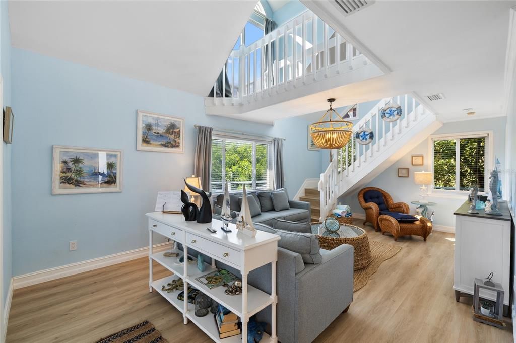 For Sale: $797,000 (3 beds, 2 baths, 1572 Square Feet)