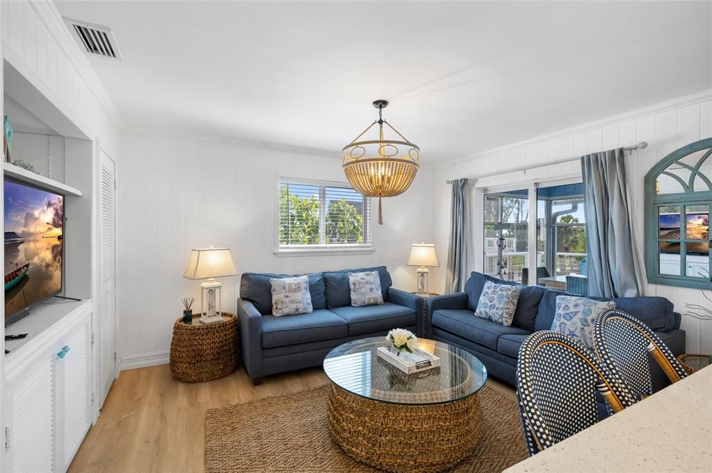 For Sale: $797,000 (3 beds, 2 baths, 1572 Square Feet)