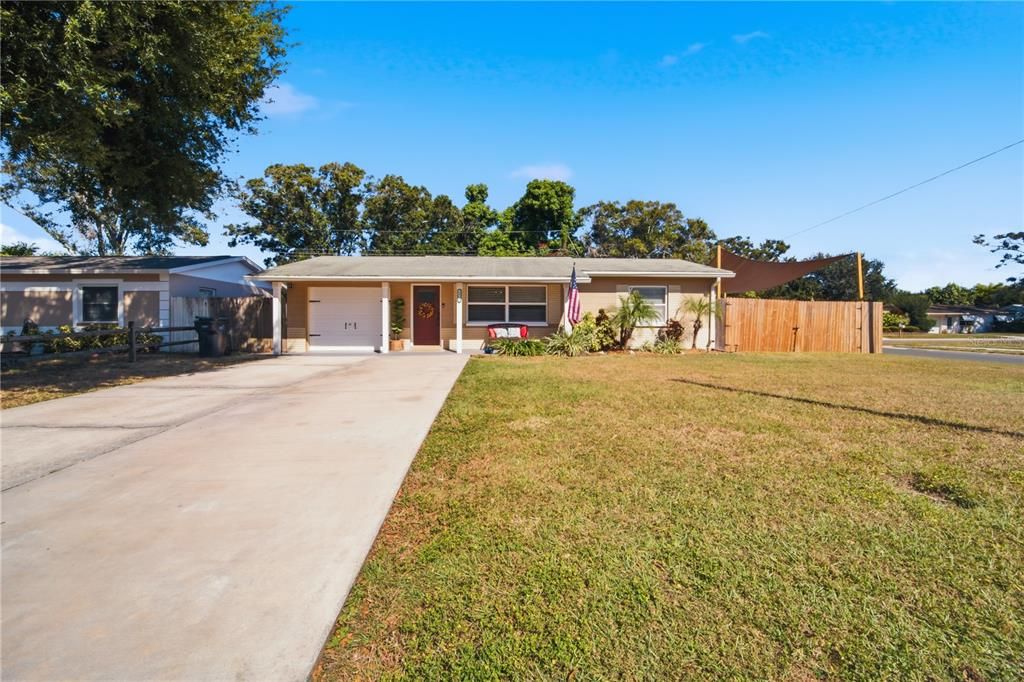 合同活跃: $335,000 (3 贝兹, 1 浴室, 1000 平方英尺)