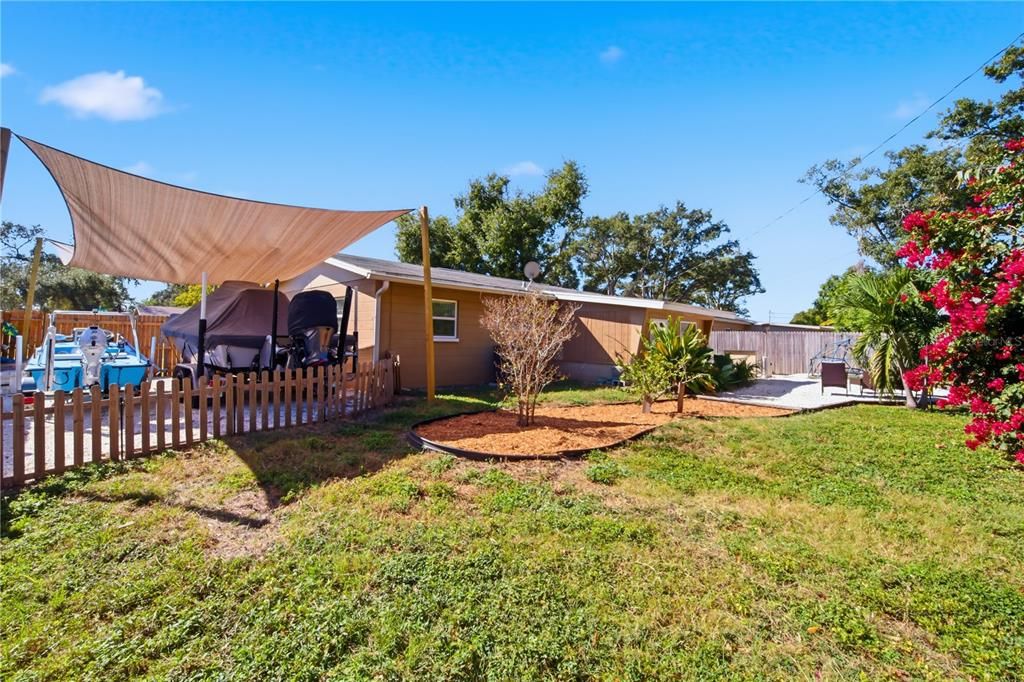 合同活跃: $335,000 (3 贝兹, 1 浴室, 1000 平方英尺)