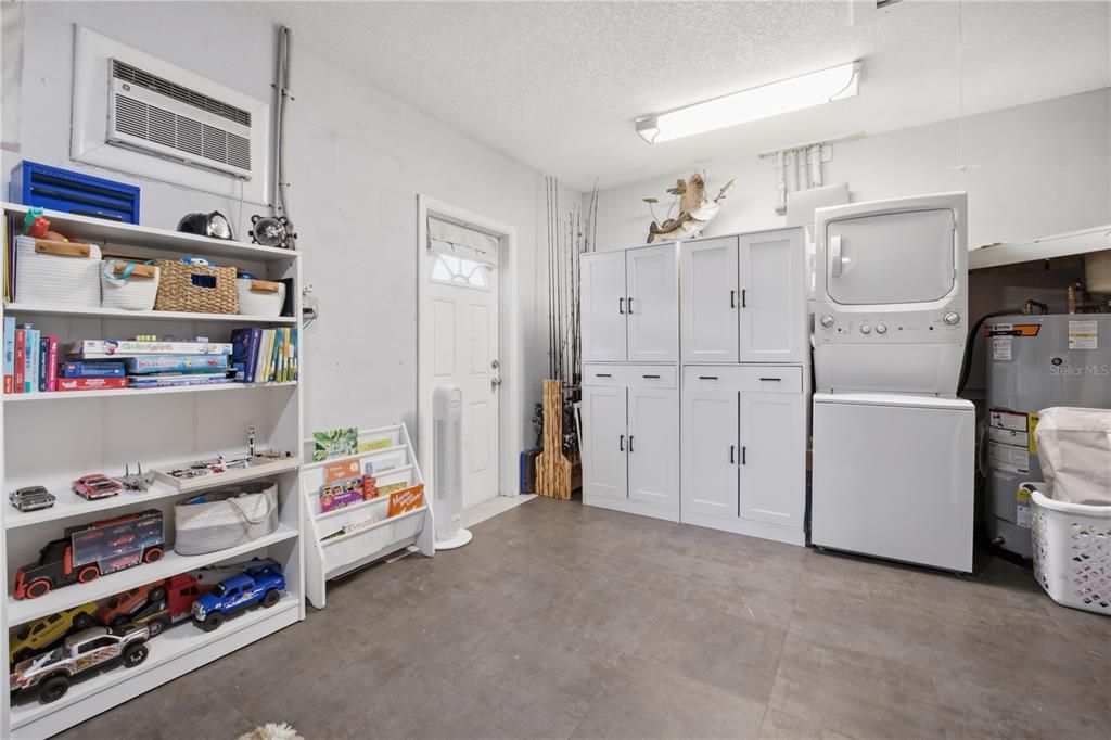 合同活跃: $335,000 (3 贝兹, 1 浴室, 1000 平方英尺)