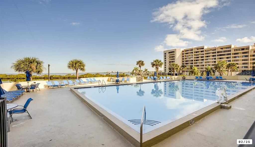 出租: $2,150 (2 贝兹, 2 浴室, 950 平方英尺)