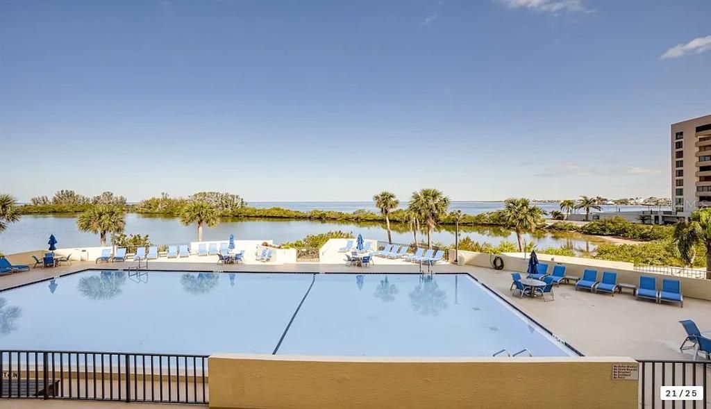 出租: $2,150 (2 贝兹, 2 浴室, 950 平方英尺)