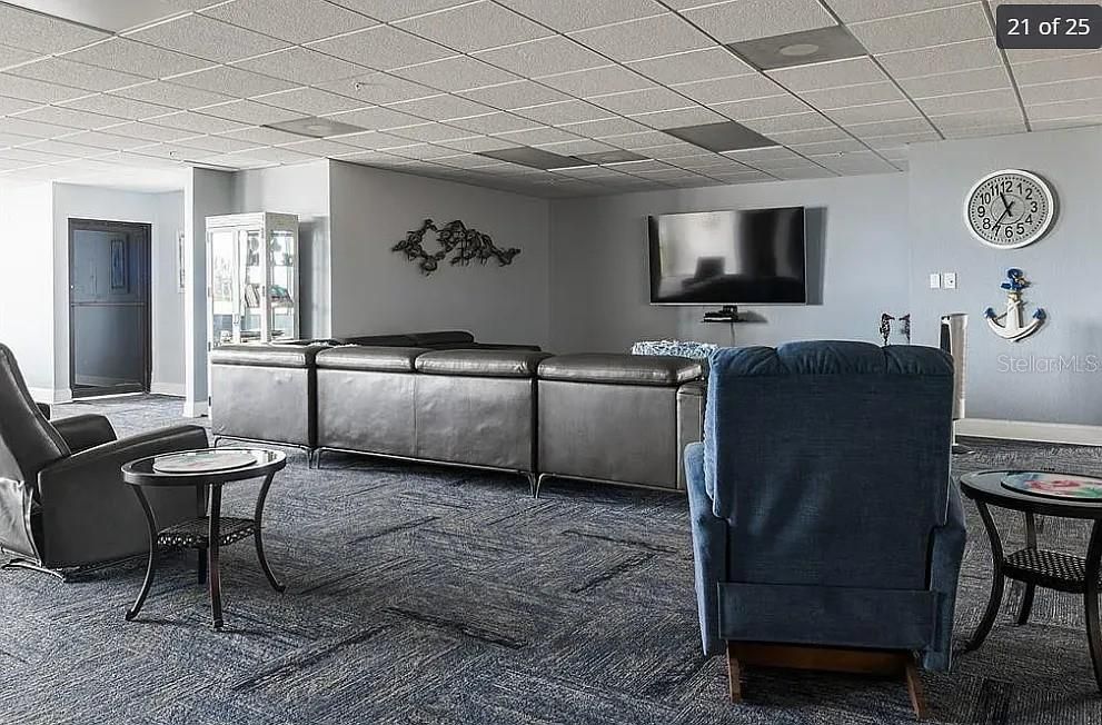 出租: $2,150 (2 贝兹, 2 浴室, 950 平方英尺)