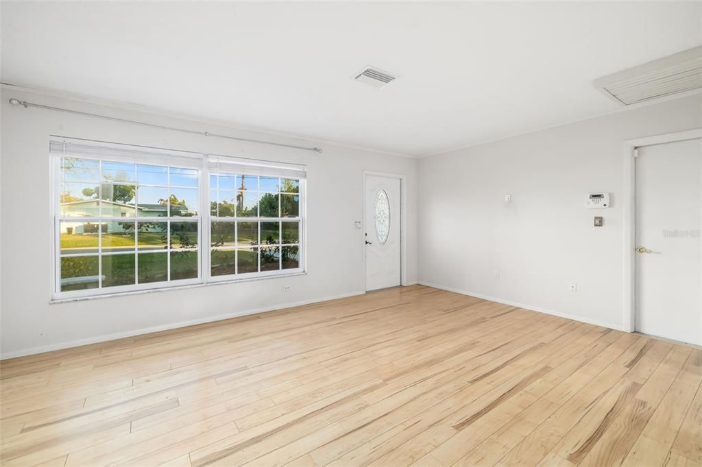 For Sale: $485,000 (4 beds, 2 baths, 1710 Square Feet)