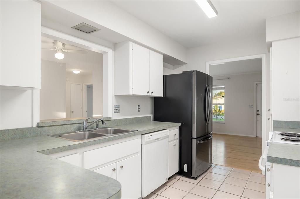 For Sale: $485,000 (4 beds, 2 baths, 1710 Square Feet)
