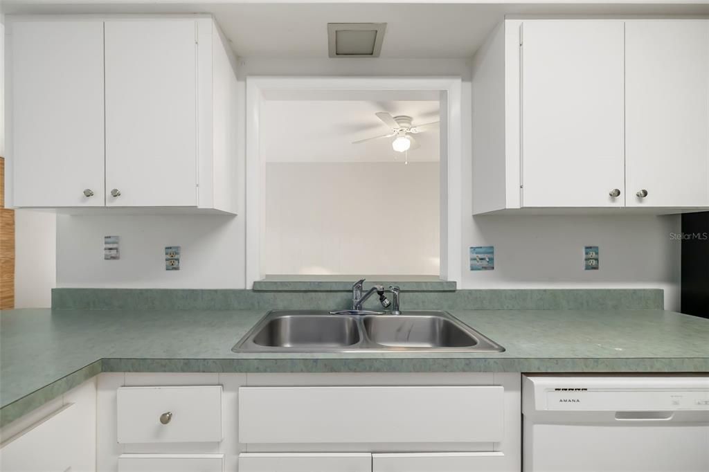 For Sale: $485,000 (4 beds, 2 baths, 1710 Square Feet)