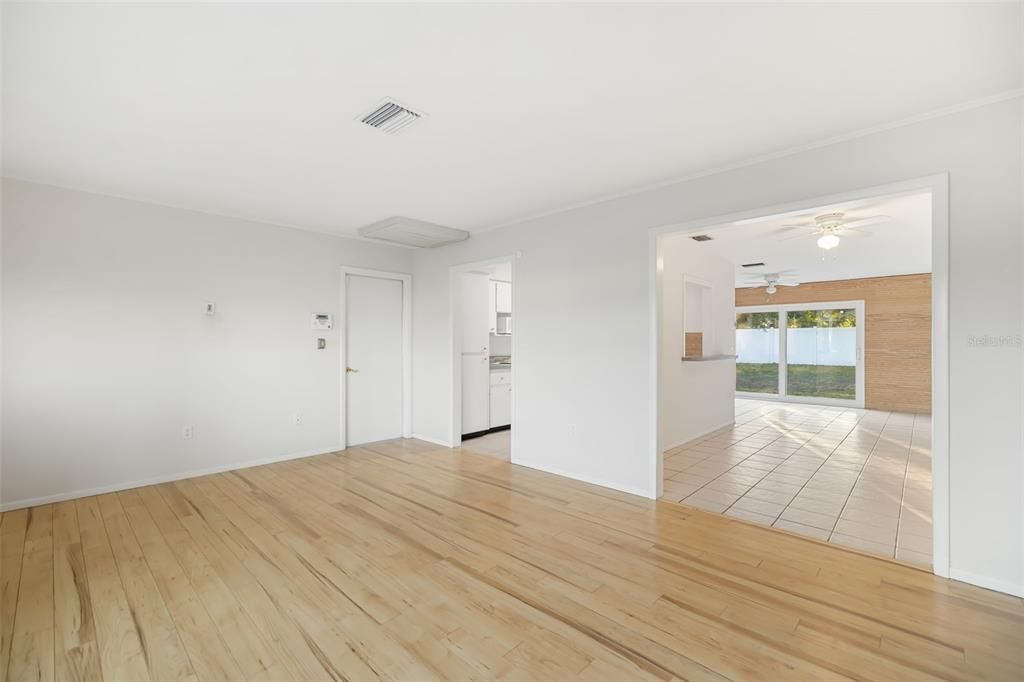 For Sale: $485,000 (4 beds, 2 baths, 1710 Square Feet)