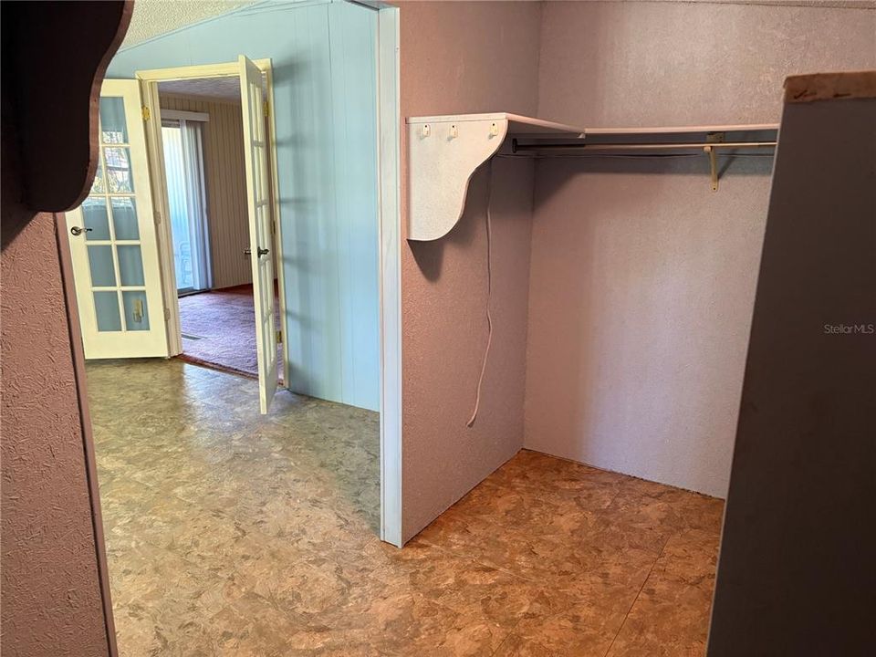 For Sale: $249,900 (3 beds, 2 baths, 1482 Square Feet)