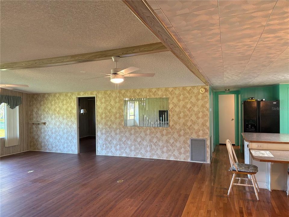 For Sale: $249,900 (3 beds, 2 baths, 1482 Square Feet)