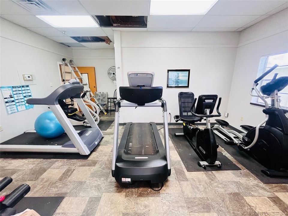 For Sale: $49,900 (1 beds, 1 baths, 386 Square Feet)