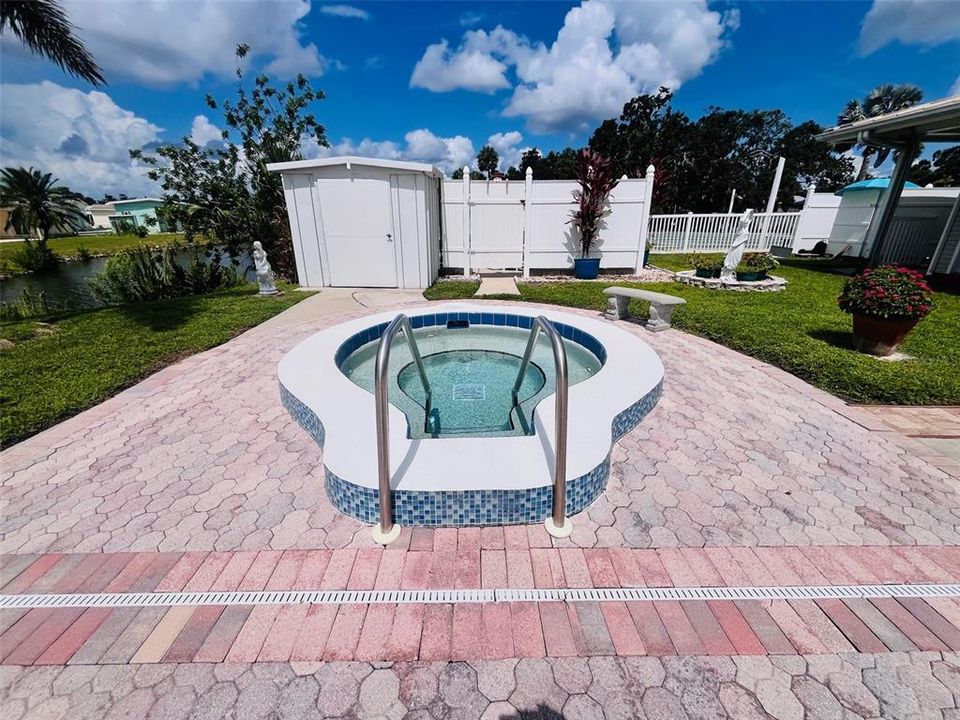 For Sale: $49,900 (1 beds, 1 baths, 386 Square Feet)