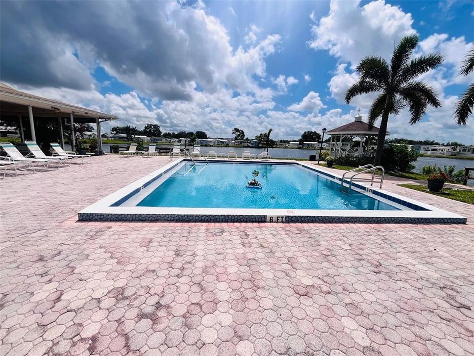 For Sale: $49,900 (1 beds, 1 baths, 386 Square Feet)