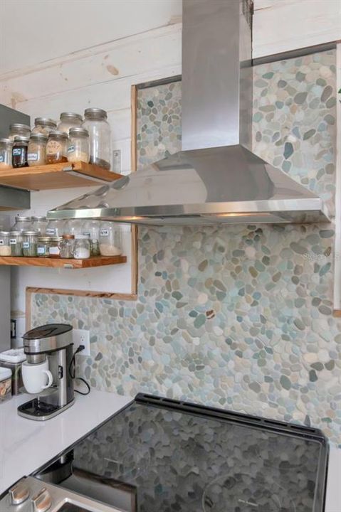 Activo con contrato: $314,900 (2 camas, 1 baños, 914 Pies cuadrados)