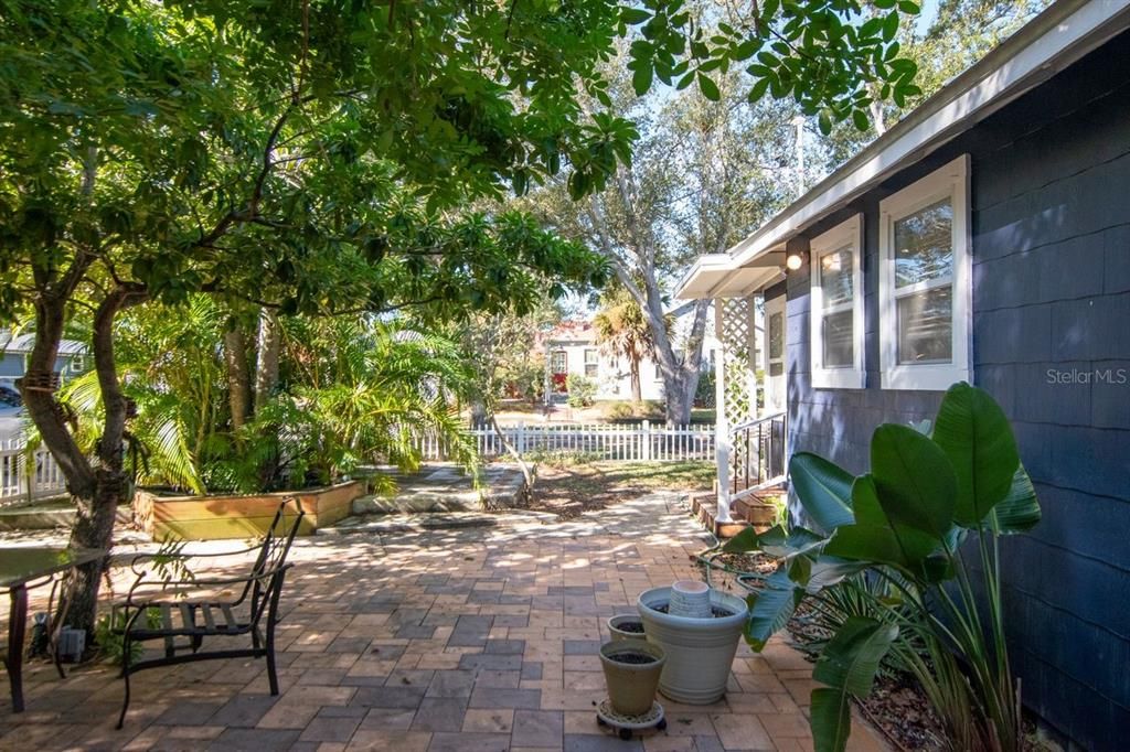 Activo con contrato: $314,900 (2 camas, 1 baños, 914 Pies cuadrados)