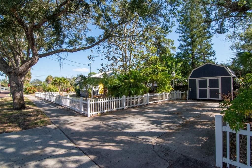 Activo con contrato: $314,900 (2 camas, 1 baños, 914 Pies cuadrados)